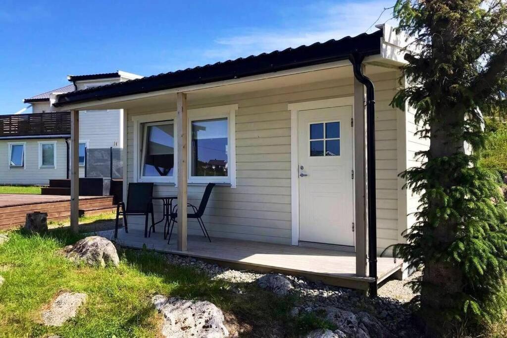 Med Sjoutsikt * Satra